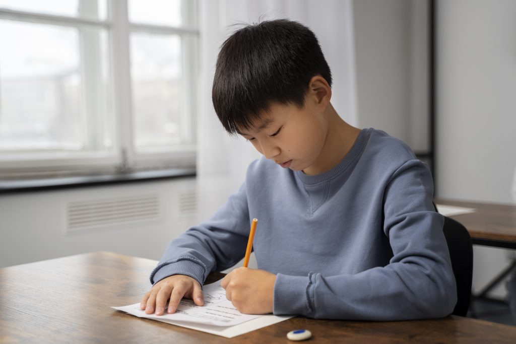 anak sedang merencanakan jadwal